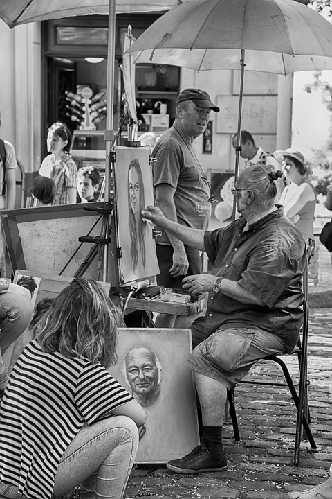 Private portrait sessions with famous Montmartre artists