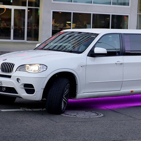 Limousine_white_luxury