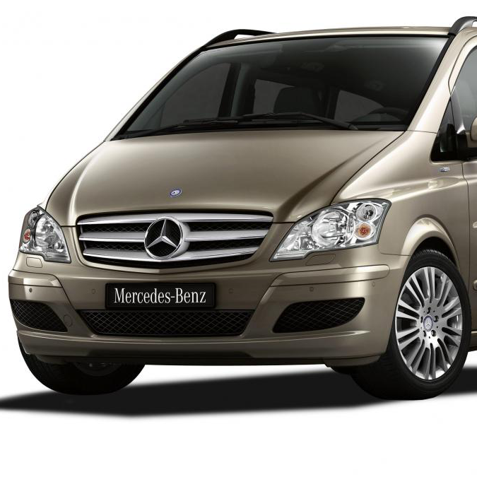 mercedes_benz_viano_beige_Minivan transport